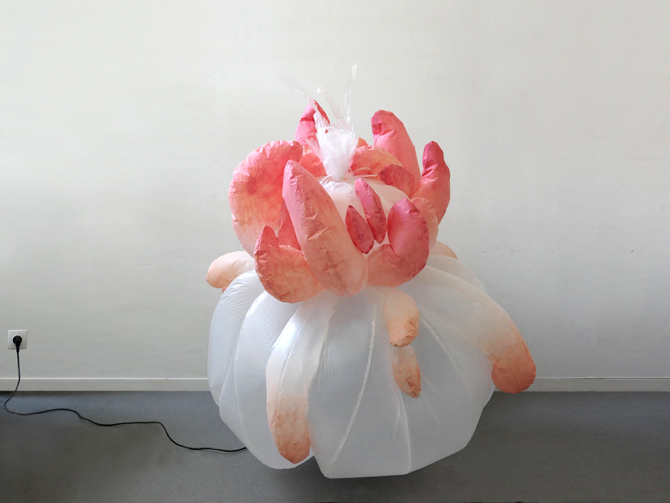 installation textile / sculpture gonflable / Emilie Faïf/ Chloé Stora / inflated sculpture